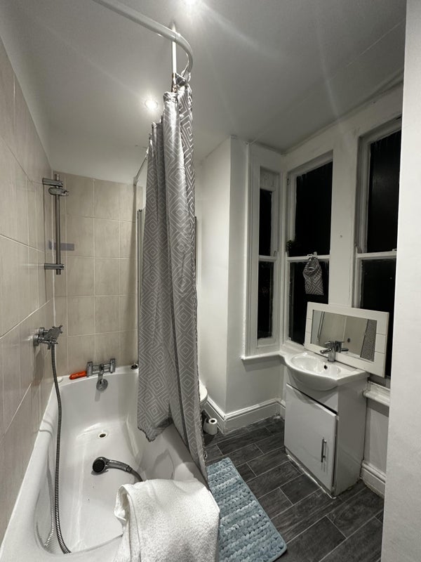 Room Glossop Road in Sheffield