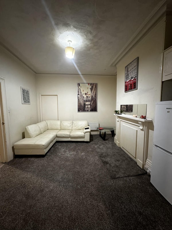 Room Glossop Road in Sheffield