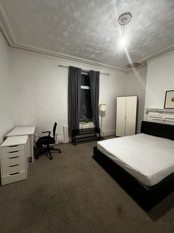 Room Glossop Road in Sheffield