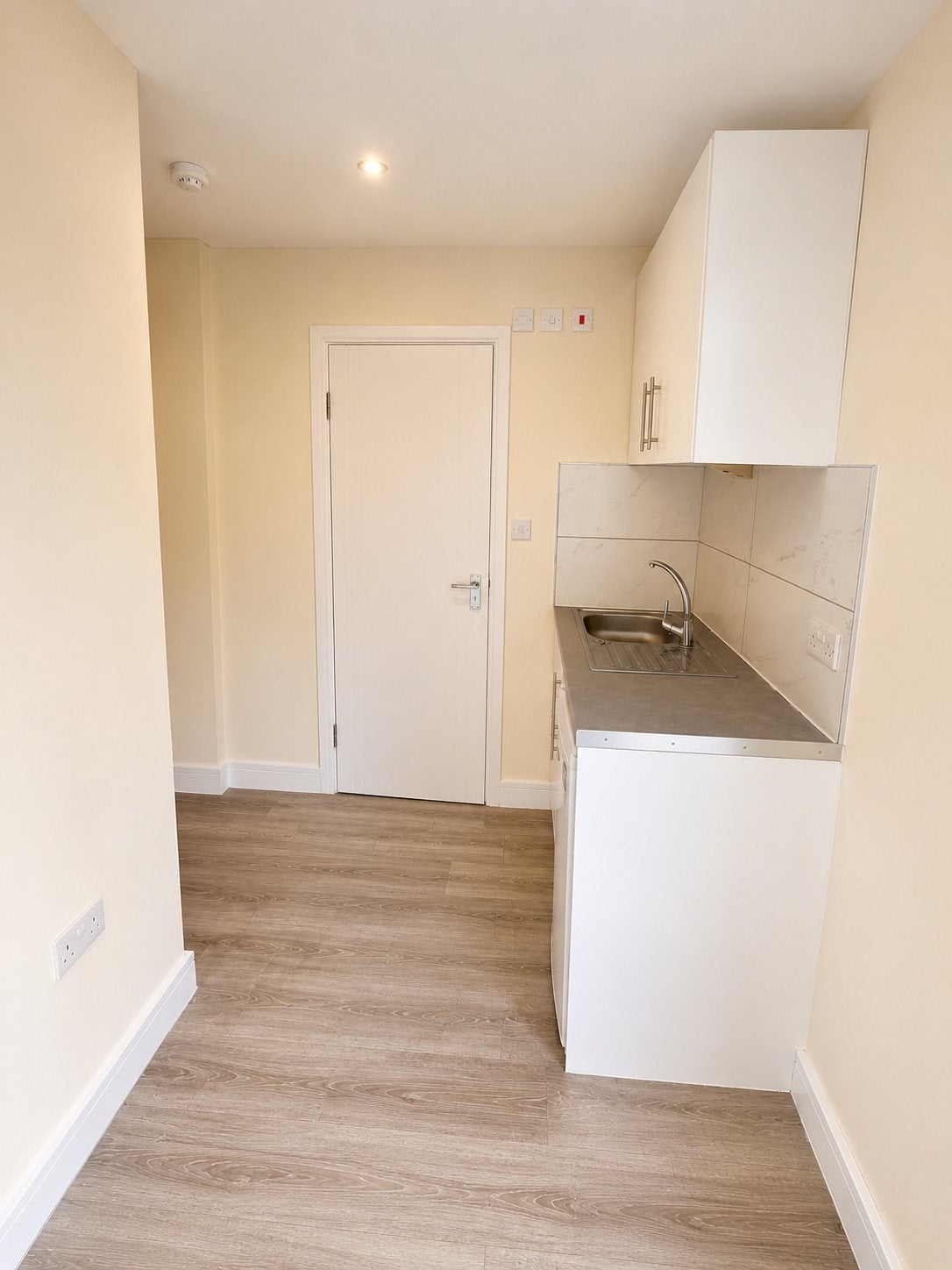 Flat Francis Road in Greater London
