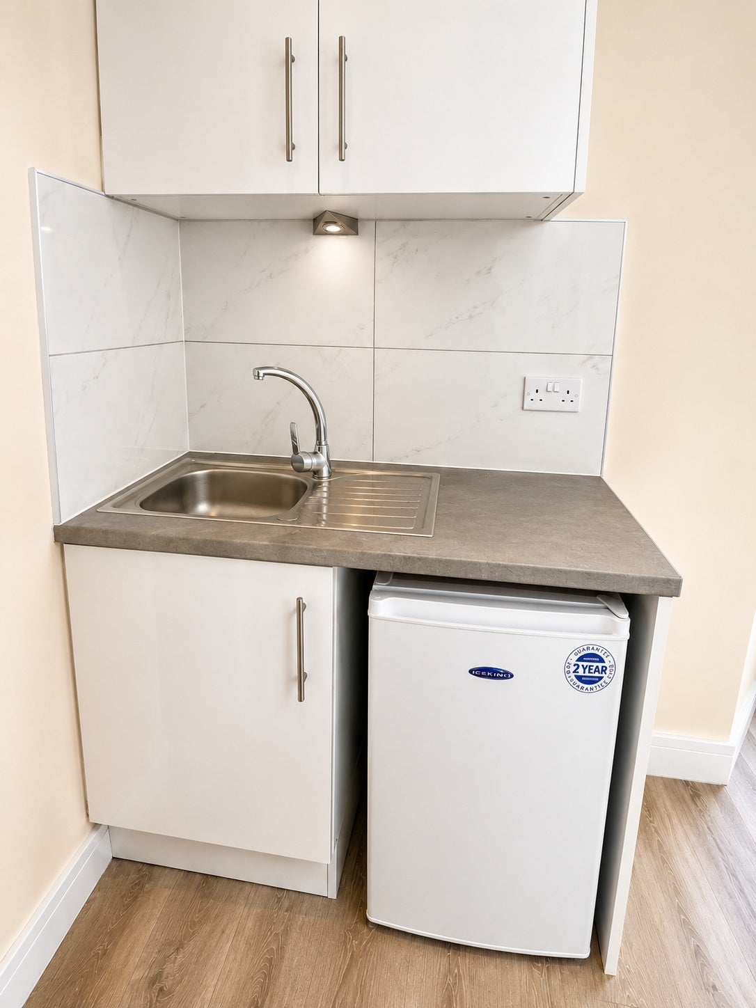 Flat Francis Road in Greater London