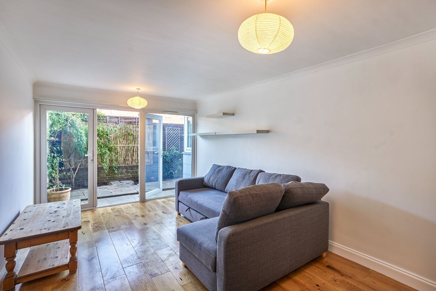 Flat Polesden Gardens in Greater London