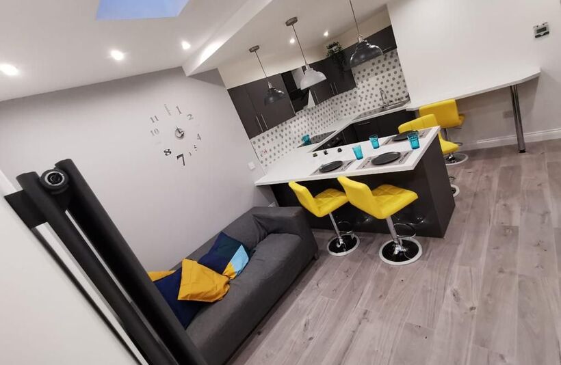 Room Terry Road in Coventry