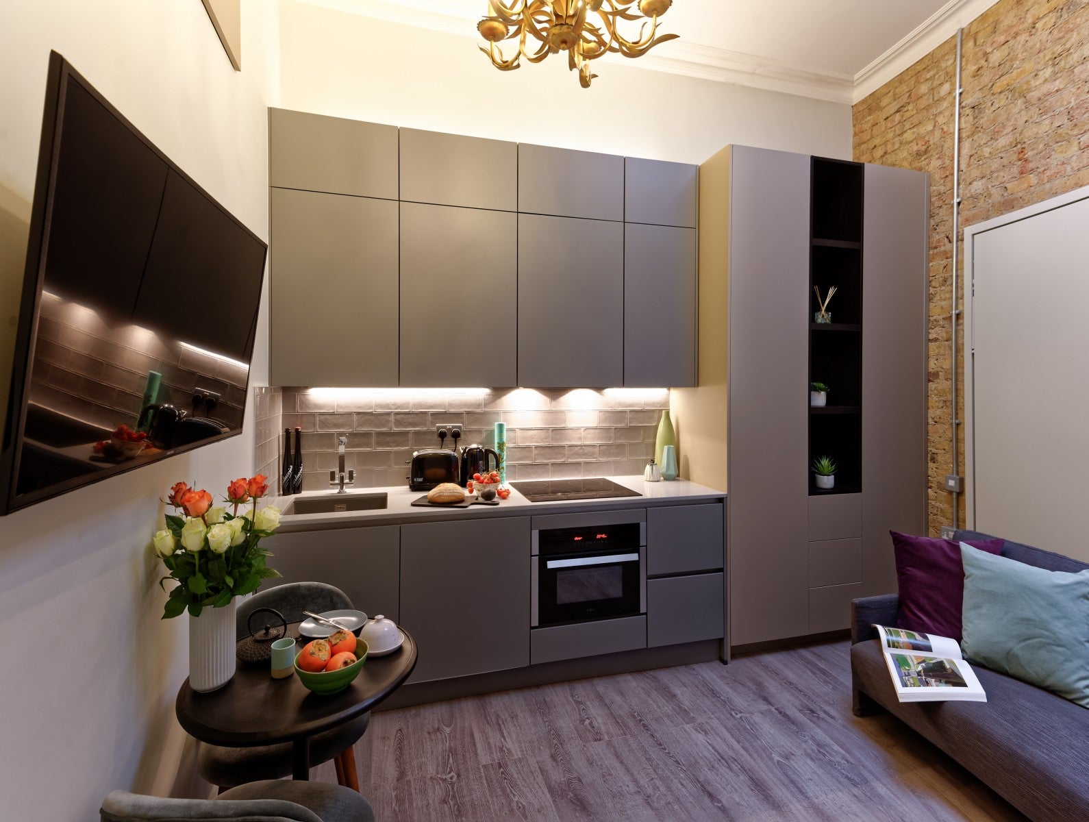 Flat Linden Gardens in Greater London