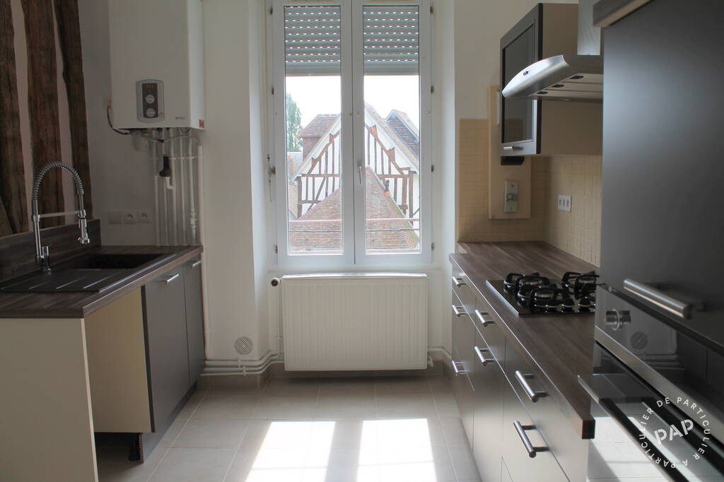 Flat Rue Porte de Mortagne in Verneuil d'Avre et d'Iton