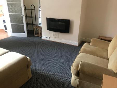 Flat Kelvin Grove in Newcastle upon Tyne