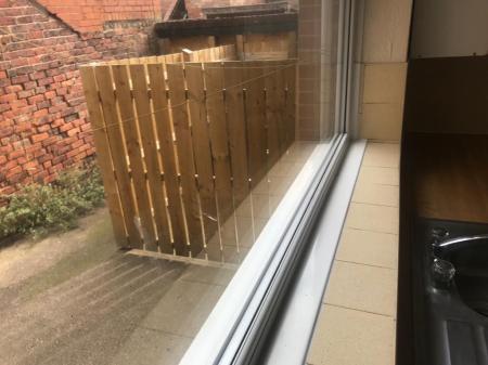 Flat Kelvin Grove in Newcastle upon Tyne