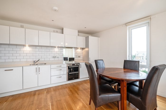 Flat Duckett Street in Greater London