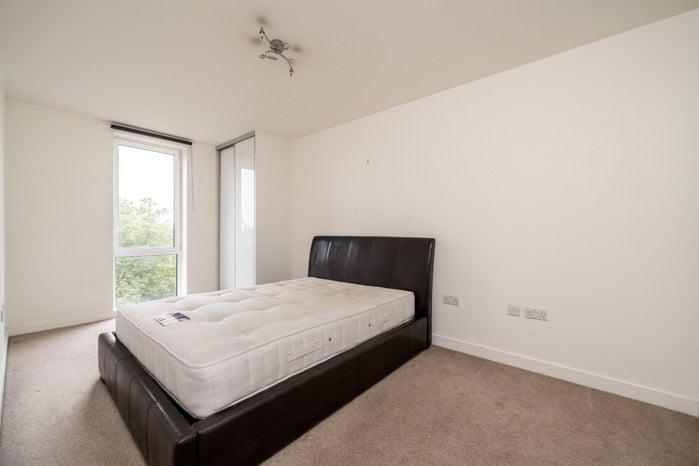 Flat Duckett Street in Greater London