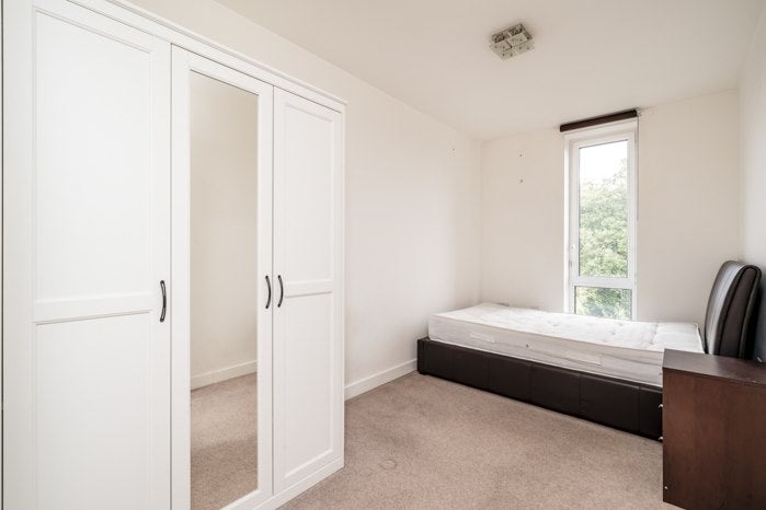 Flat Duckett Street in Greater London