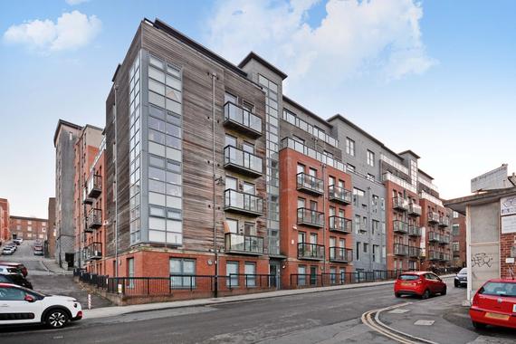 Flat Upper Allen Street in Sheffield