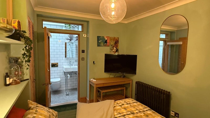 Room Ashmore Road in City of Westminster