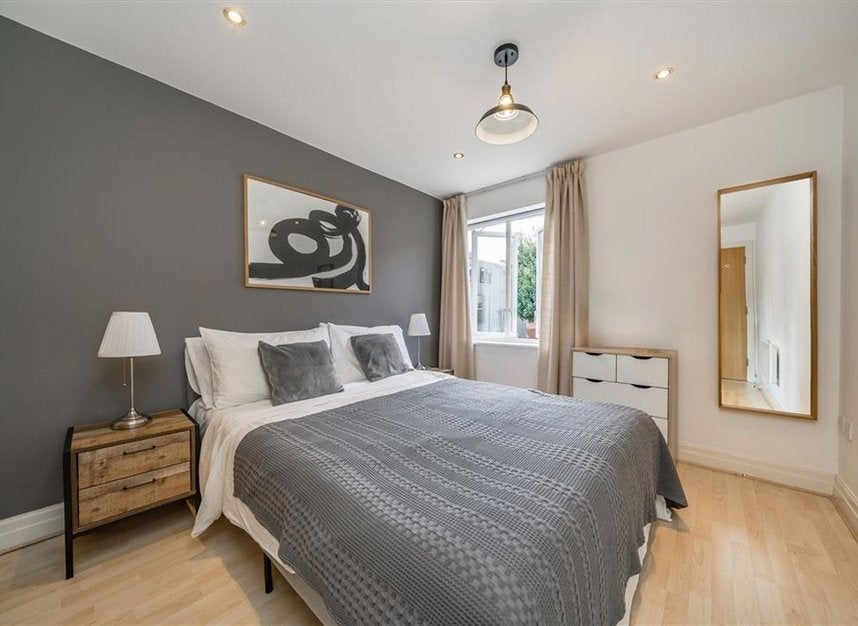 Flat Hoxton Square in Greater London