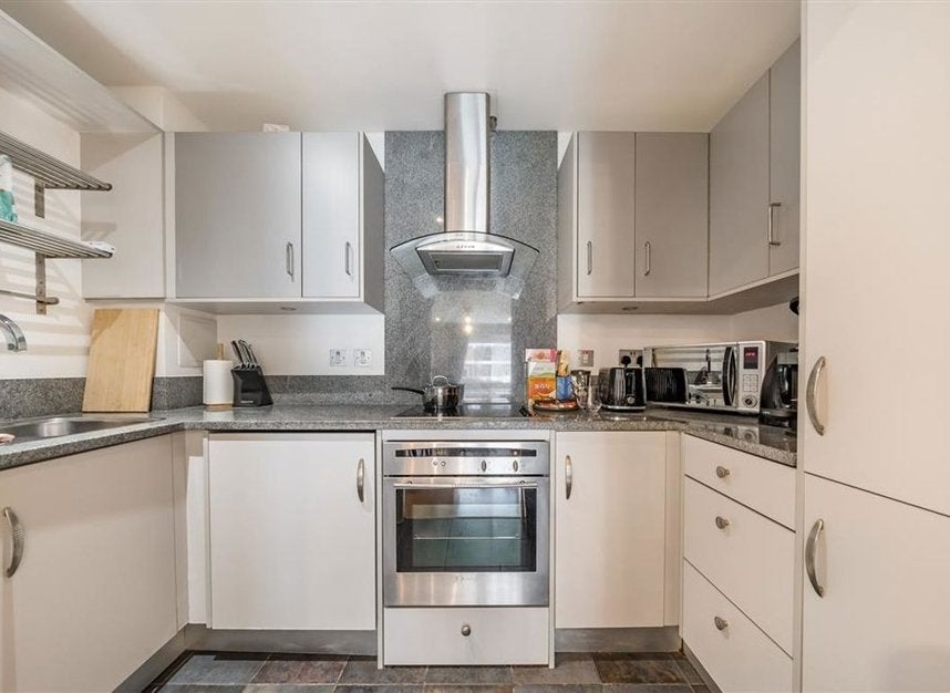 Flat Hoxton Square in Greater London