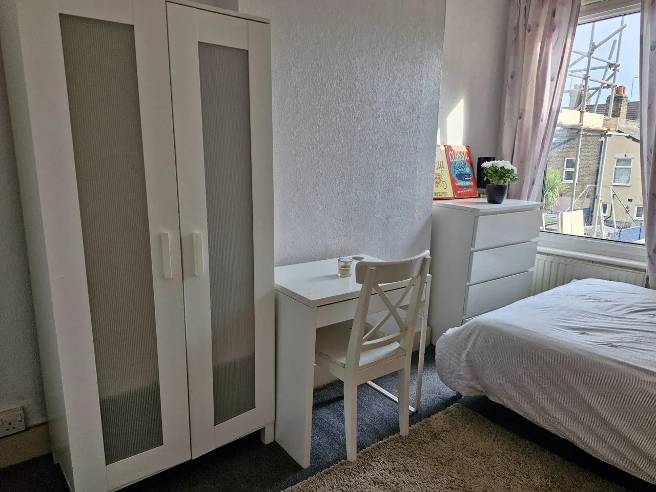Room Priory Road in Greater London