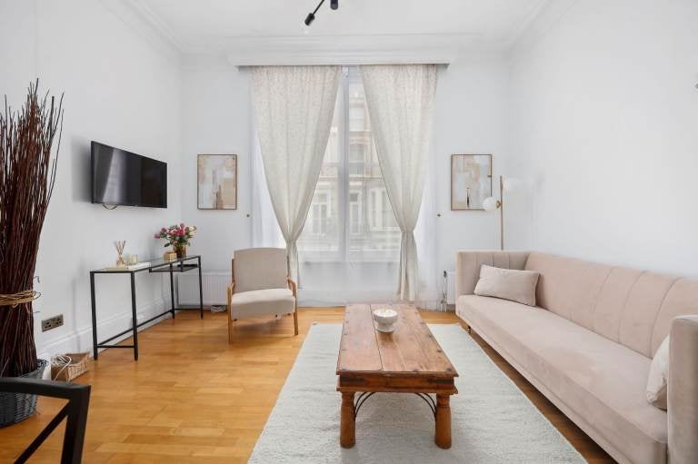 Flat Peckham Grove in Greater London