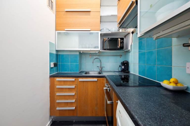 Flat Peckham Grove in Greater London
