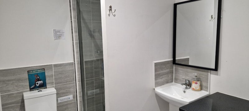 Room Lincoln Road in Poole