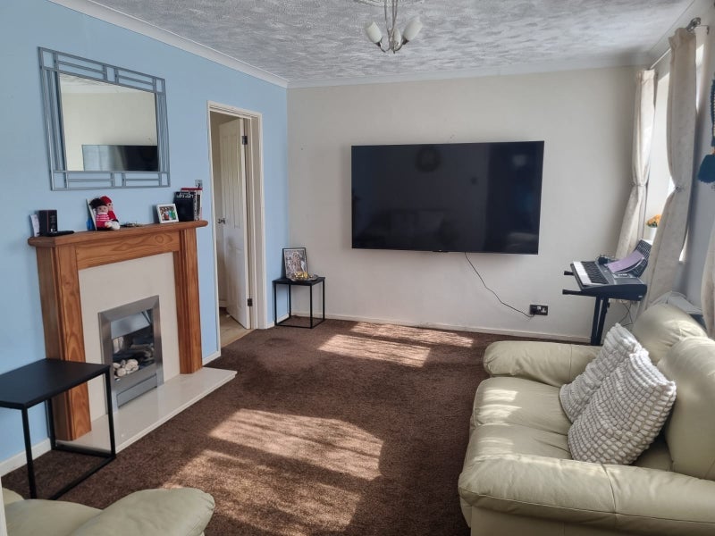 Room Spring Plat in Crawley