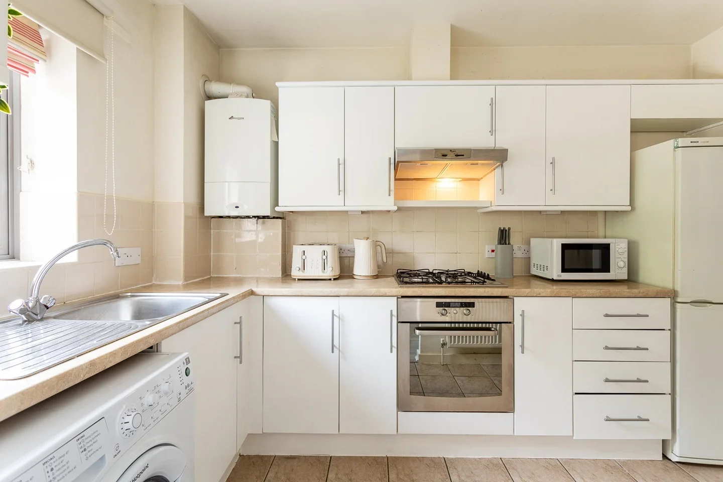 Flat Winstanley Road in Greater London