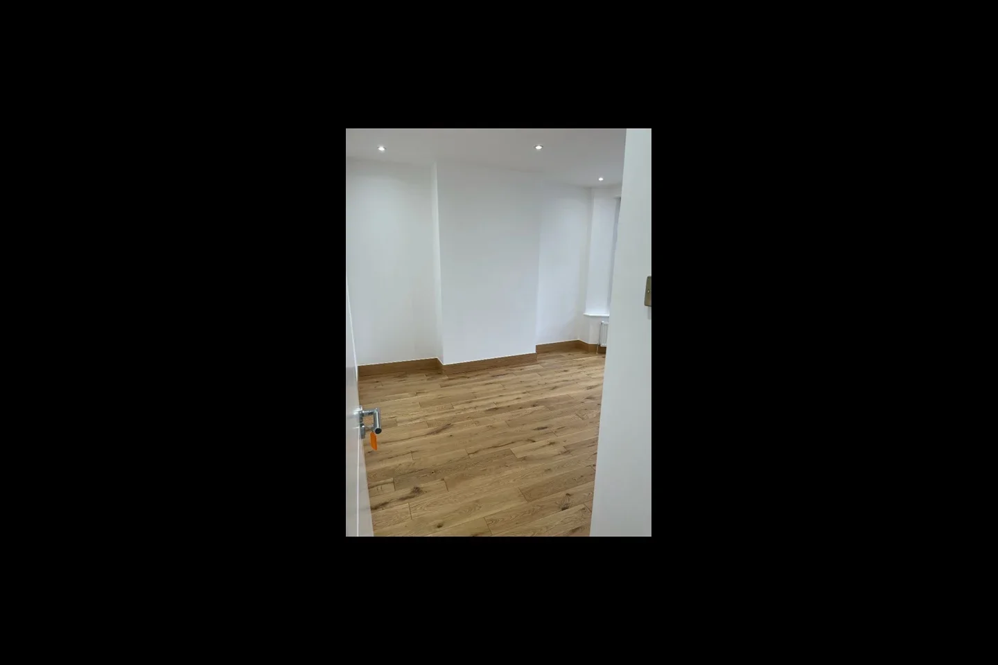 Room Bramley Road in Greater London