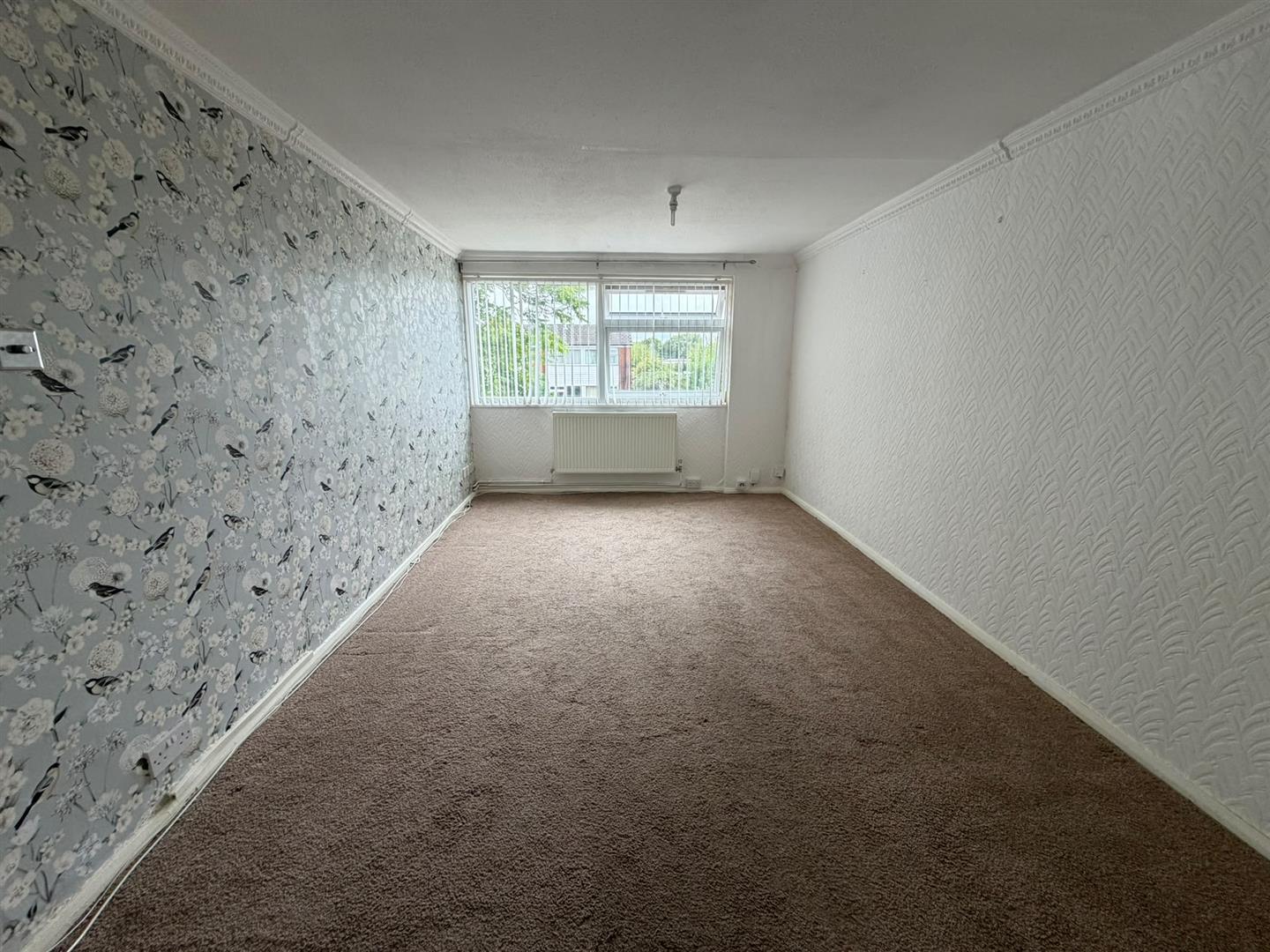 Flat De Villiers Avenue in Crosby