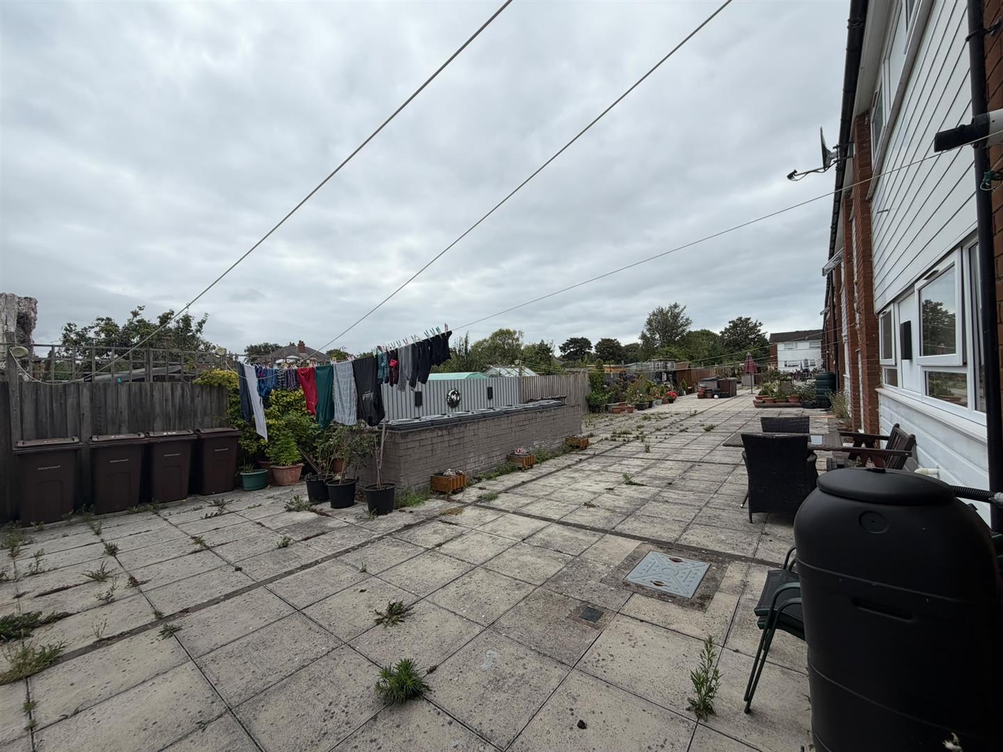 Flat De Villiers Avenue in Crosby