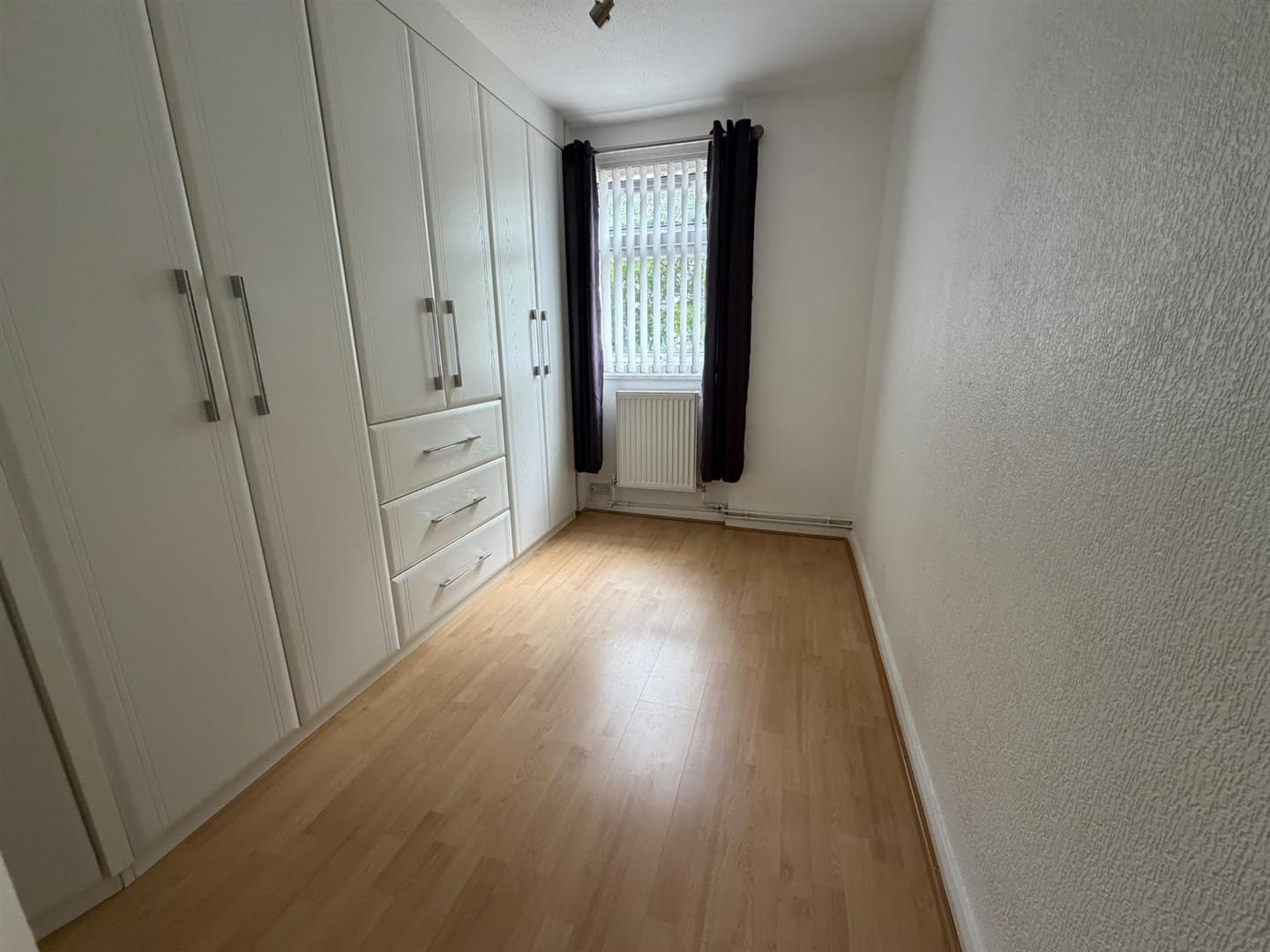 Flat De Villiers Avenue in Crosby