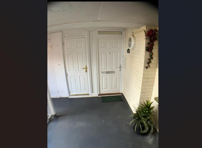 Flat De Villiers Avenue in Crosby