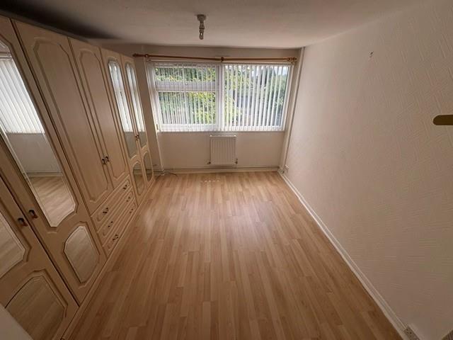 Flat De Villiers Avenue in Crosby