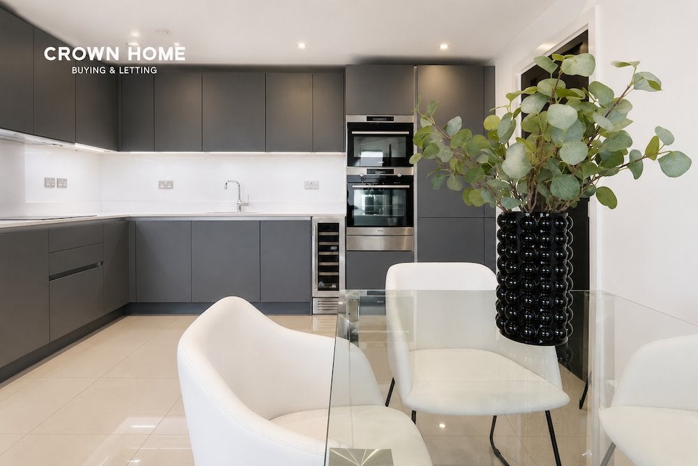 Flat Blackfriars Road in Greater London