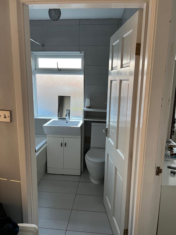 Room Hesketh Crescent in Birmingham