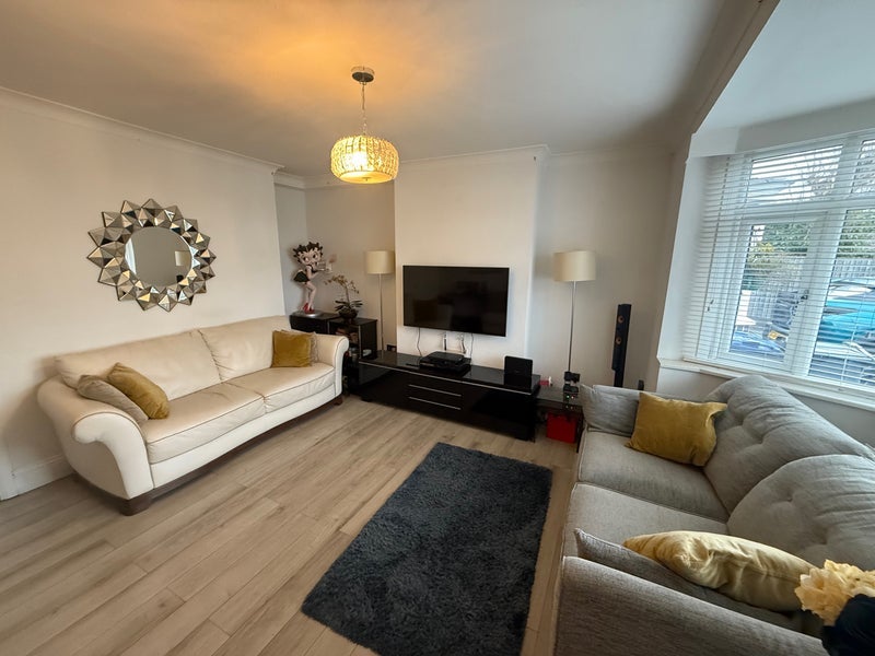 Room Hesketh Crescent in Birmingham
