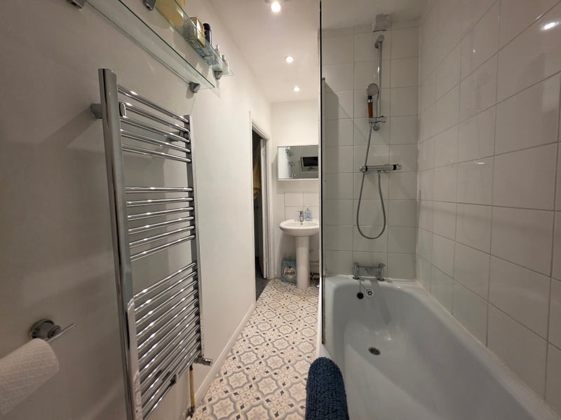 Flat Babington Road in Greater London