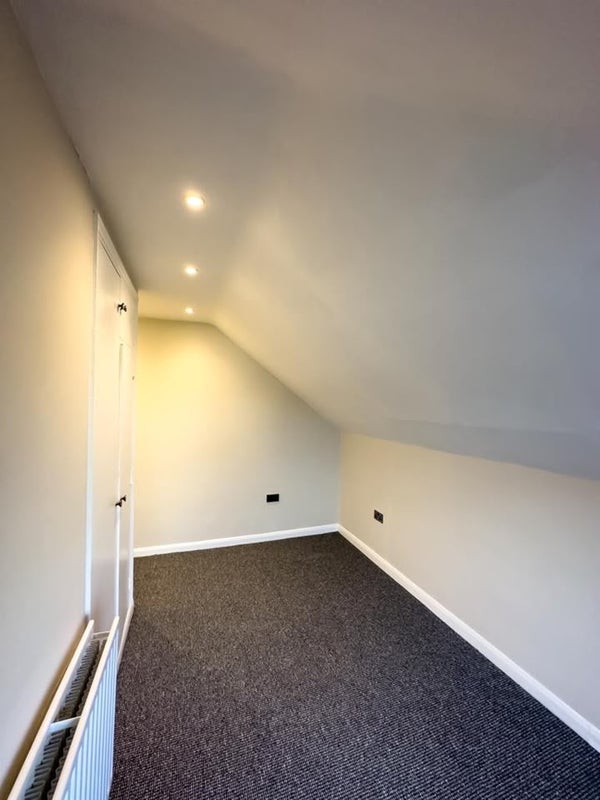 Flat Babington Road in Greater London
