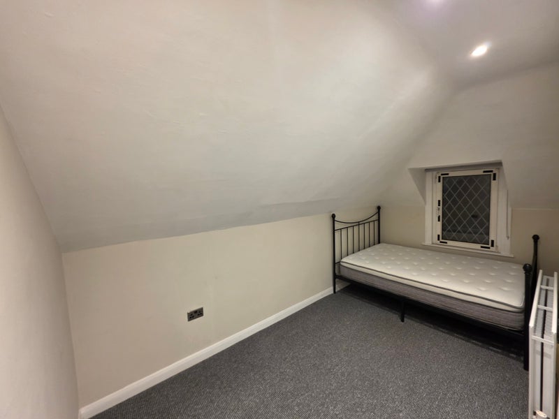 Flat Babington Road in Greater London