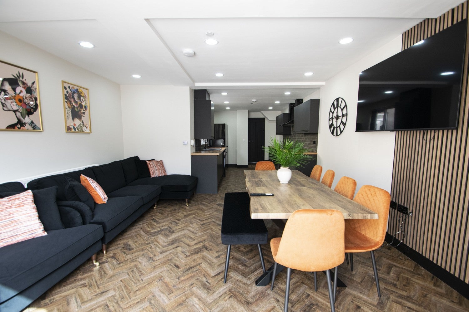 Flat Llantrisant Street in Cardiff
