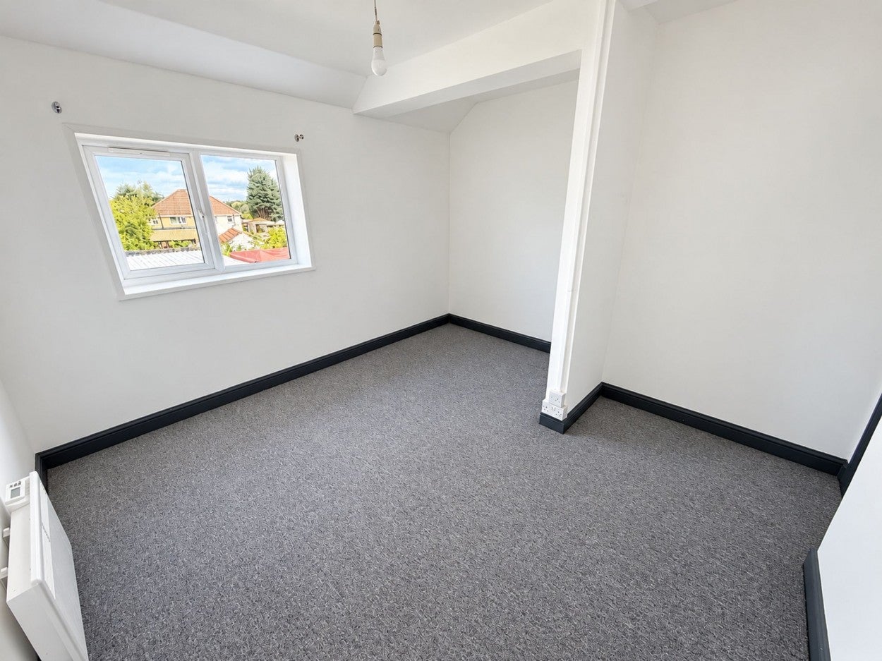 Room Stroud Road in Patchway