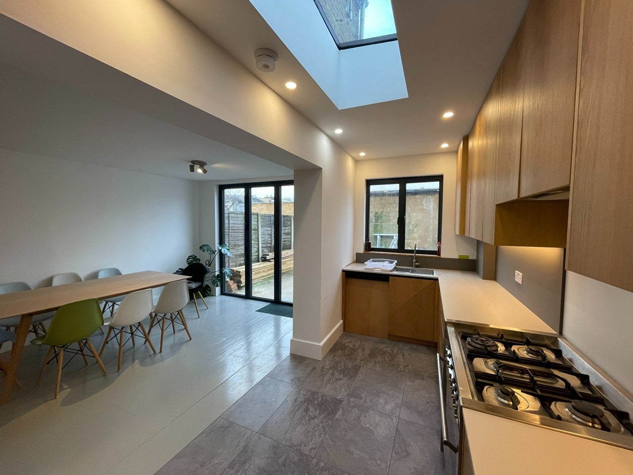 Room Shrewsbury Road in Greater London