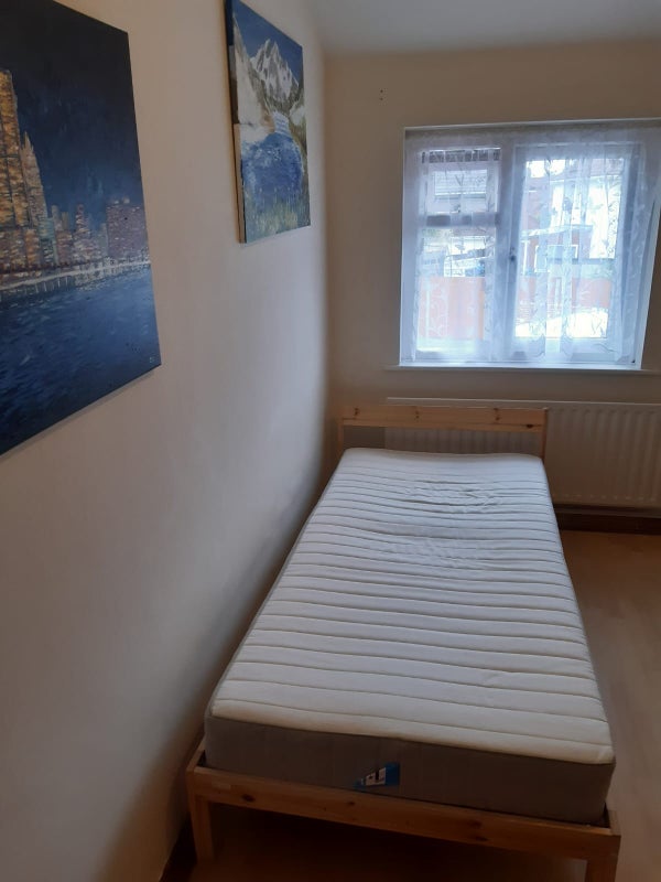 Room Bantry Road in Bristol