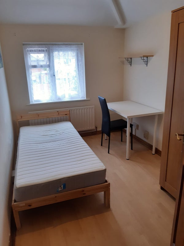 Room Bantry Road in Bristol