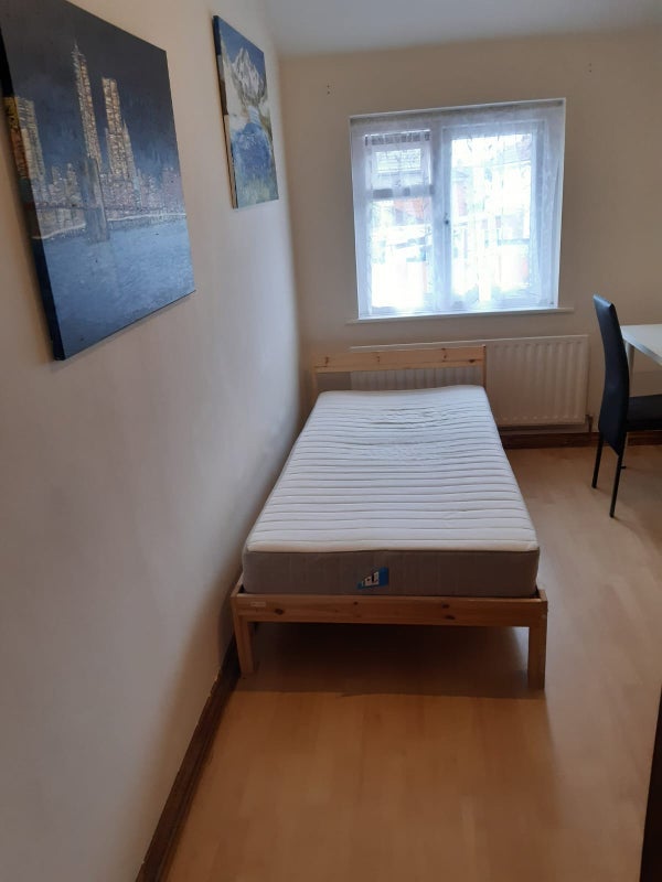 Room Bantry Road in Bristol