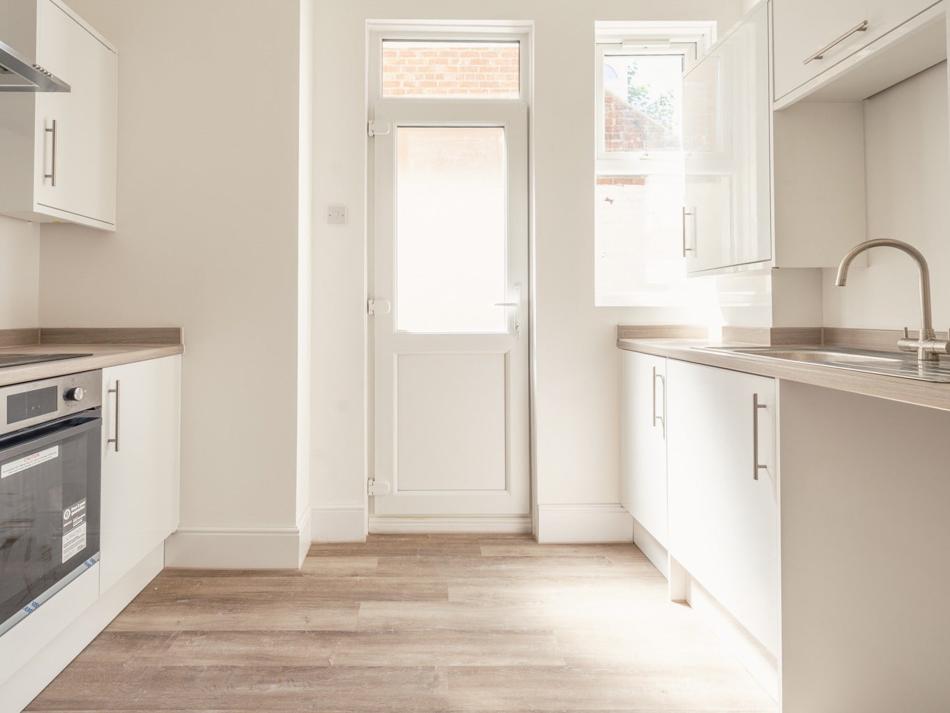 Flat Wingrove Avenue in Newcastle upon Tyne