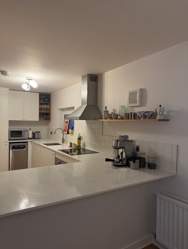 Room Shacklewell Lane in Greater London