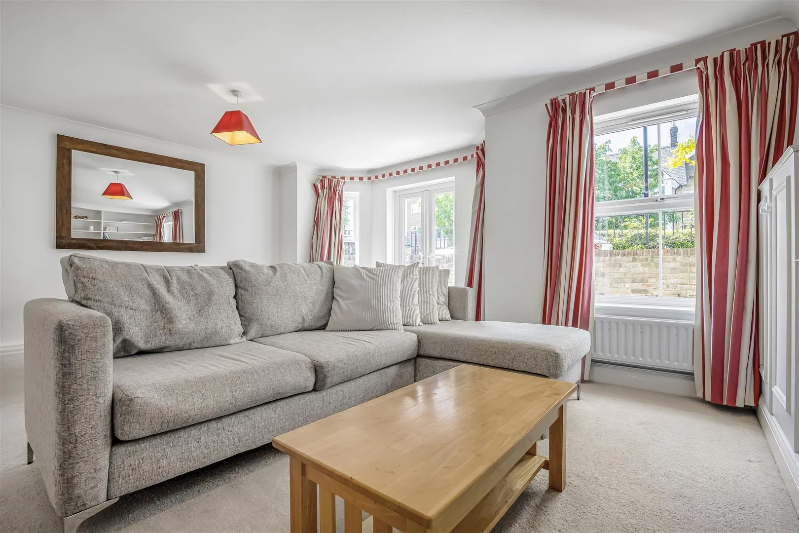 Flat Upper Richmond Road in Greater London