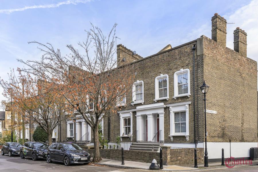 Flat Nicholas Road in Greater London