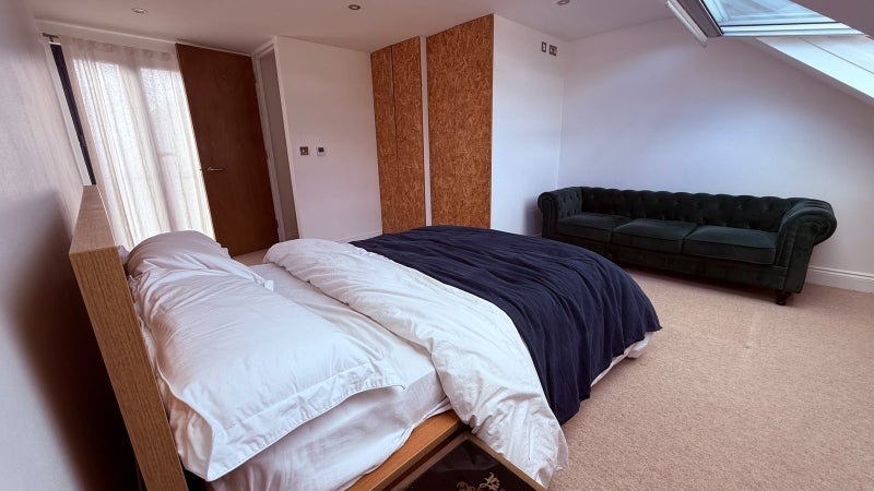 Room Gordon Road in Greater London