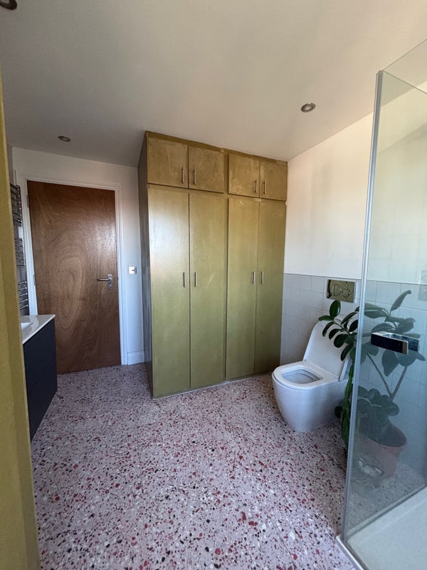 Room Gordon Road in Greater London