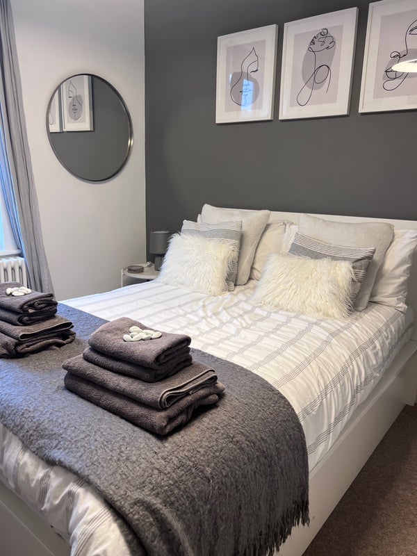 Room Lyons Fold in Trafford