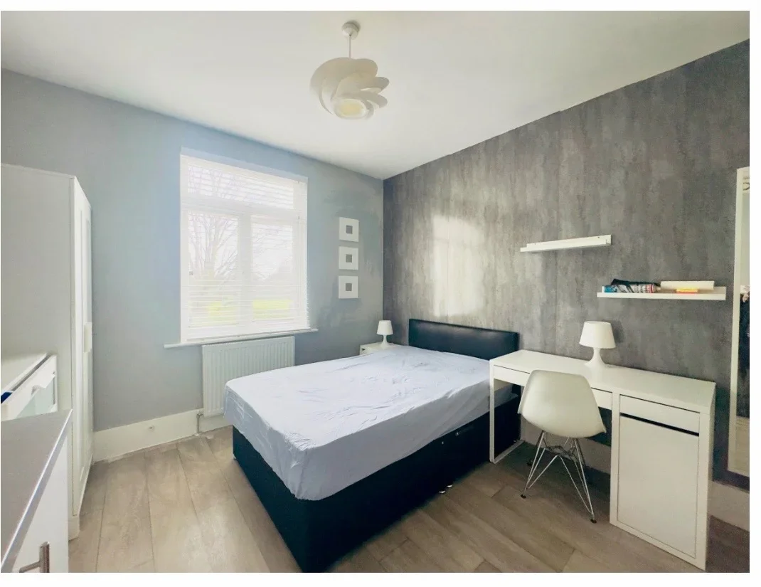 Room Tennyson Road in Luton